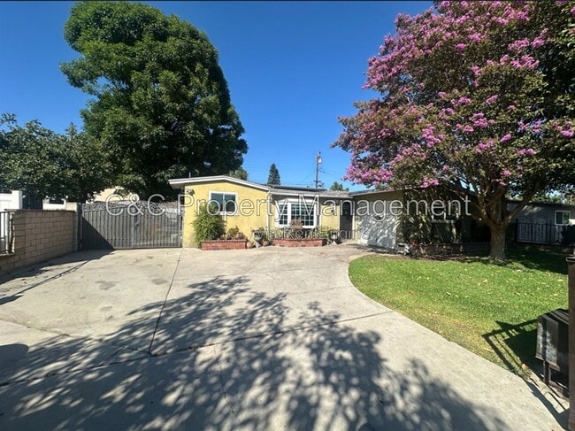 Photo - 15433 Ector Street House