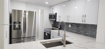 Building Photo - 8010 N Colony Cir
