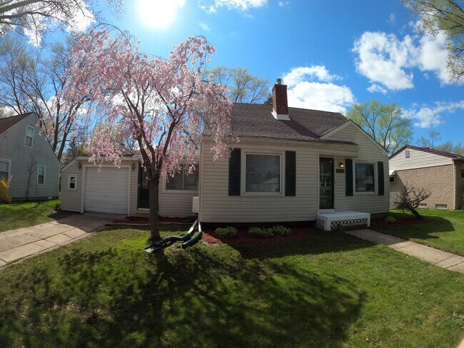 Foto del edificio - 4 Bed 2 Bath Farmington Hills home for lease