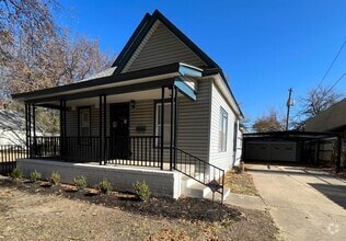 Building Photo - 2210 N Waco Ave