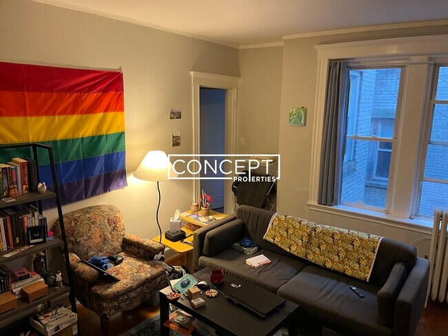 Foto del edificio - 110 Brainerd Rd