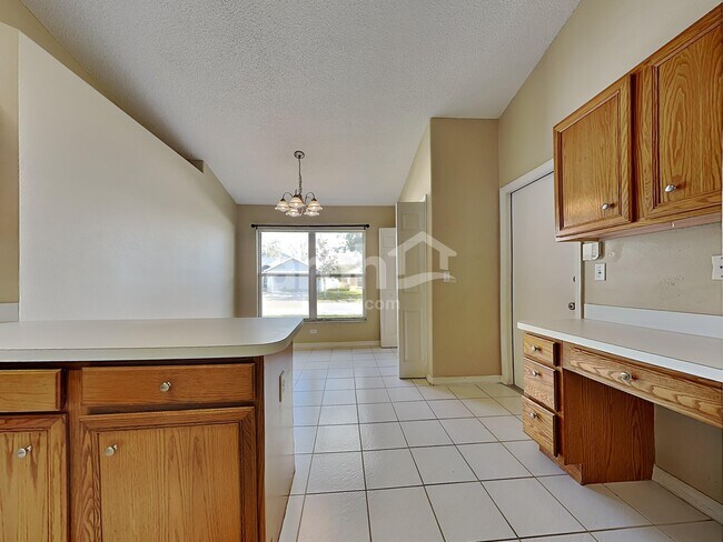 Foto del edificio - 1353 Crimson Clover Ln