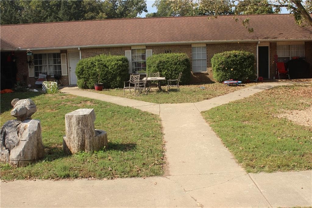 Foto principal - 193 Wade Ln
