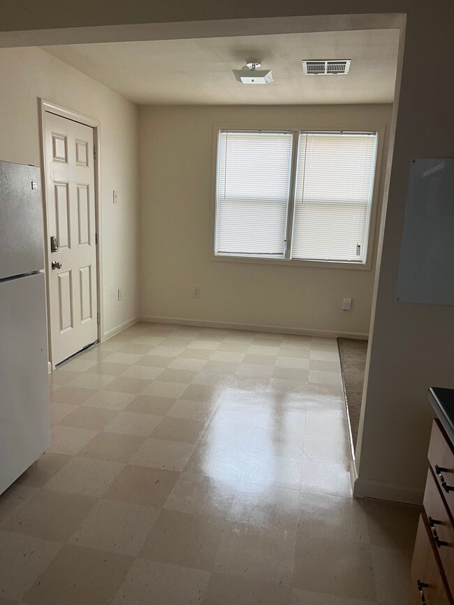 Foto del edificio - 8094 LA-23