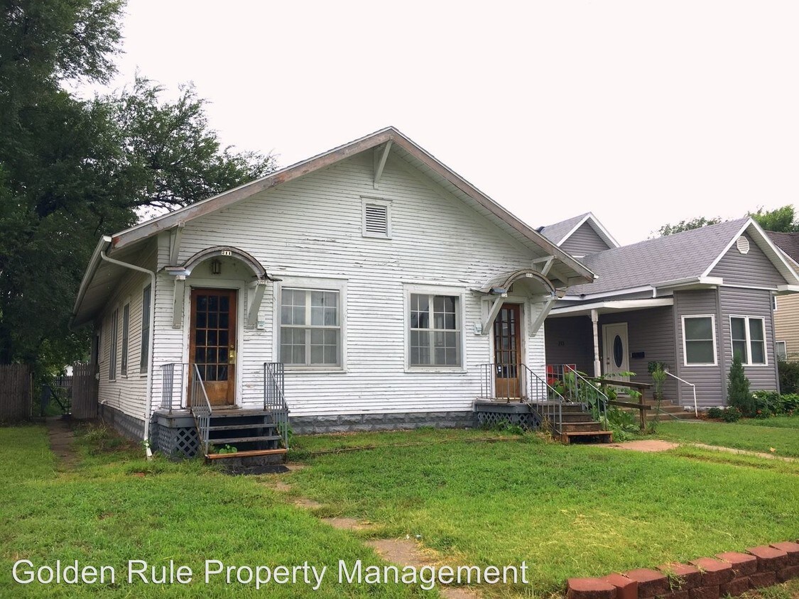 Primary Photo - 211 W 7th Ave