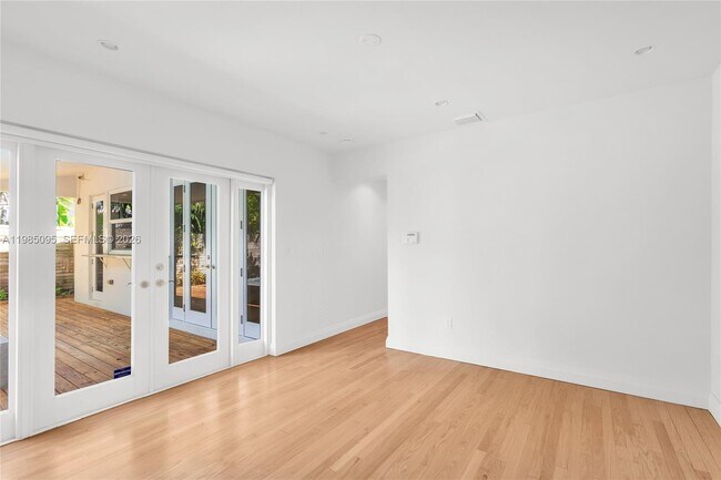 Foto del edificio - 776 NE 74th St