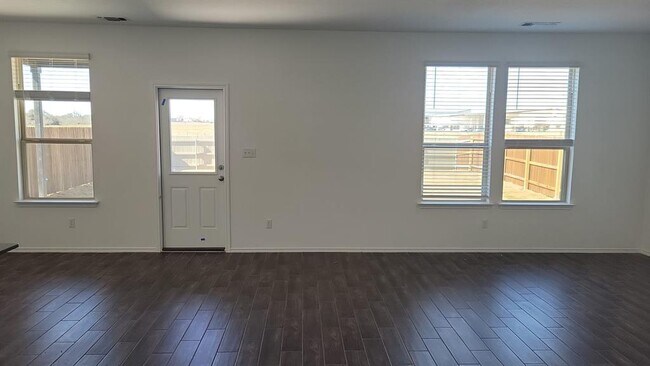 Foto del edificio - 541 Pickrell Lp