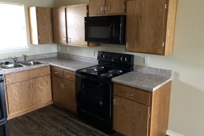 Phase 2 Kitchen - Barton Court Apartments