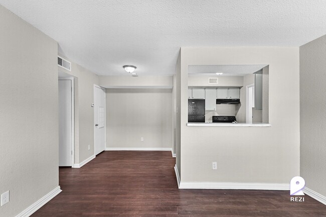 Building Photo - 13100 Stonefield Dr
