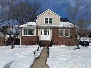 Building Photo - 7 Bound Brook Ave