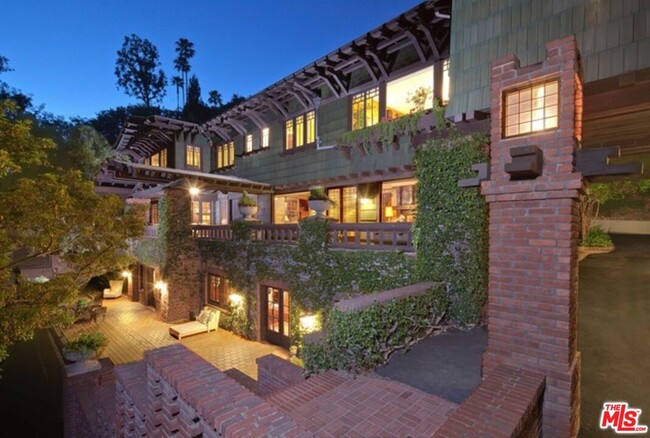 Building Photo - 5771 Valley Oak Dr