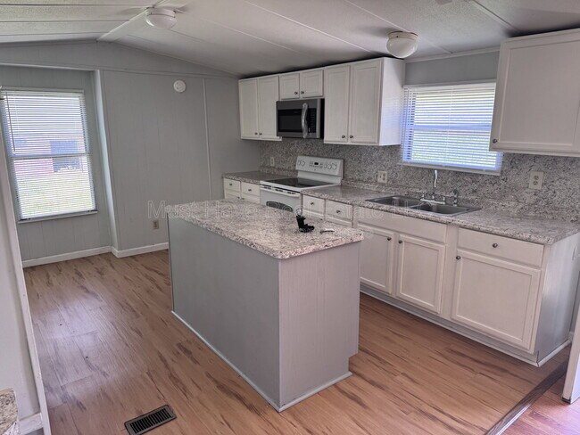 Foto del edificio - 1473 Brooksouth Dr