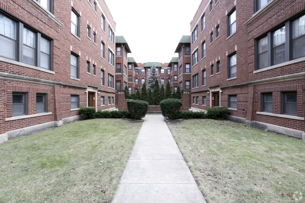 853 Washington Blvd - Oak Park