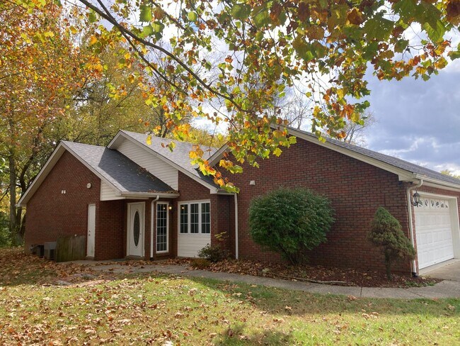 Foto del edificio - LOCATION LOCATION Location!  Close to Baptist Health Hospital, Shopping, & More