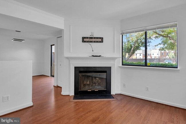 Building Photo - 9021 Sandalwood Dr