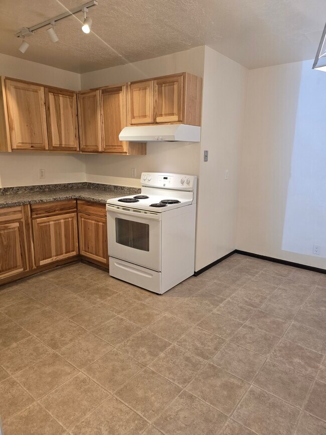 Foto del edificio - 737 Don Diego Ave