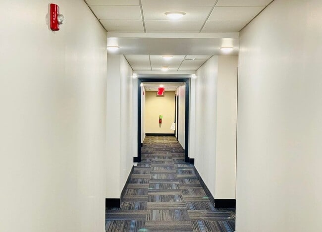 Building Photo - 800 New Hampshire St