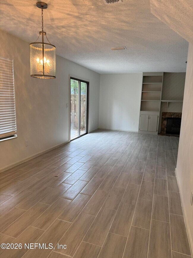 Foto del edificio - 2381 Hampton Falls Dr W
