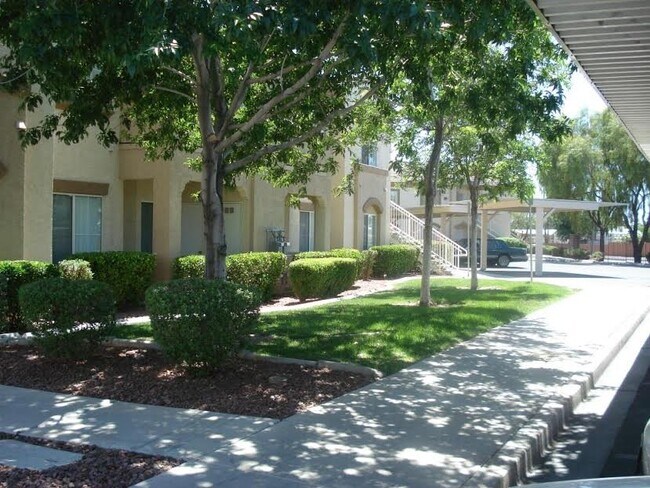 Foto del edificio - 3400 Cabana Dr