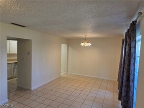 Building Photo - 1107 S Loop Blvd