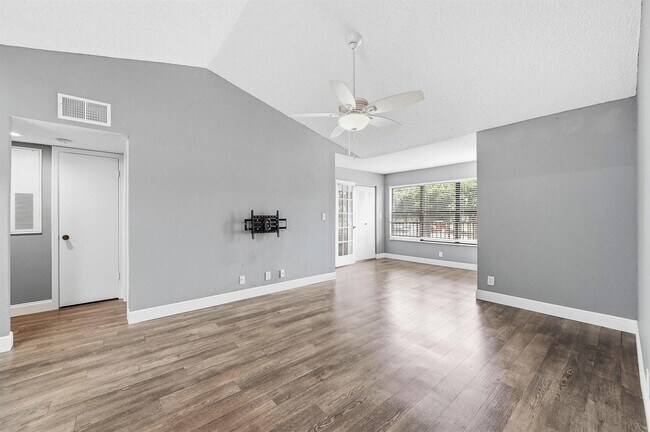 Foto del edificio - 2900 S University Dr