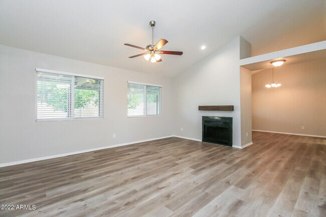 Building Photo - 1612 W Citation Ln