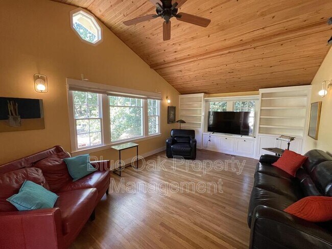 Foto del edificio - 1191 E 7th St