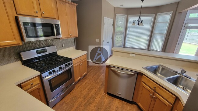 Foto del edificio - 223 Elmbrook Ln