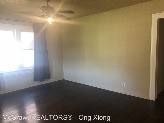 Foto del edificio - 2629-2631 E 10th St