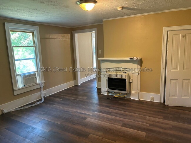 Building Photo - 838 Friedman St