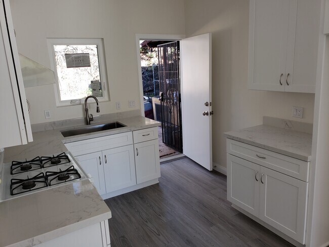 Foto del edificio - 315 Hillside Ct