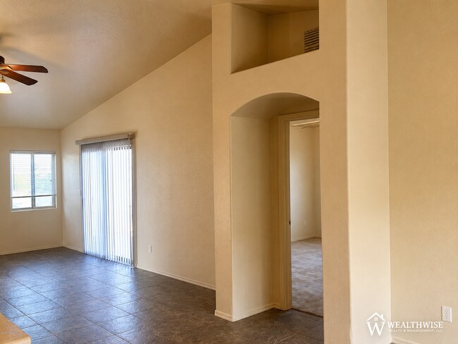 Foto del edificio - Now Available! Spacious 3 Bedroom Home with Den in Rita Ranch