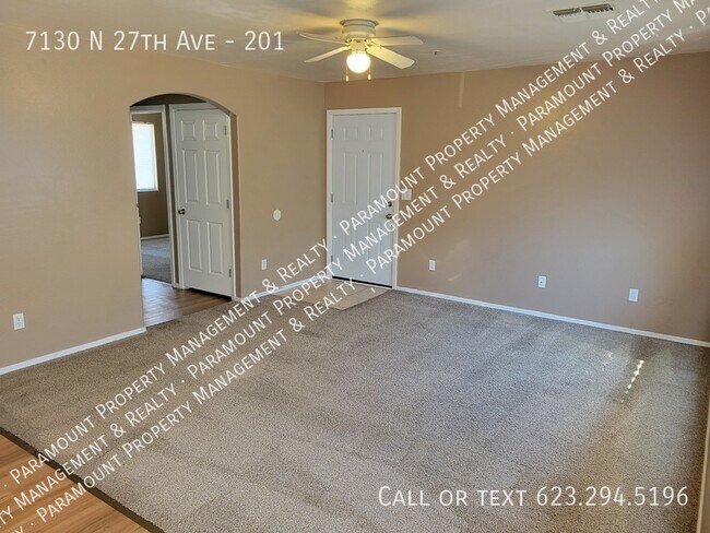 Building Photo - 2 Bed/2 Bath ready for immediate move in !