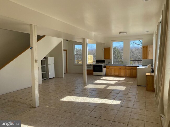Foto del edificio - 856 Spriggs Rd