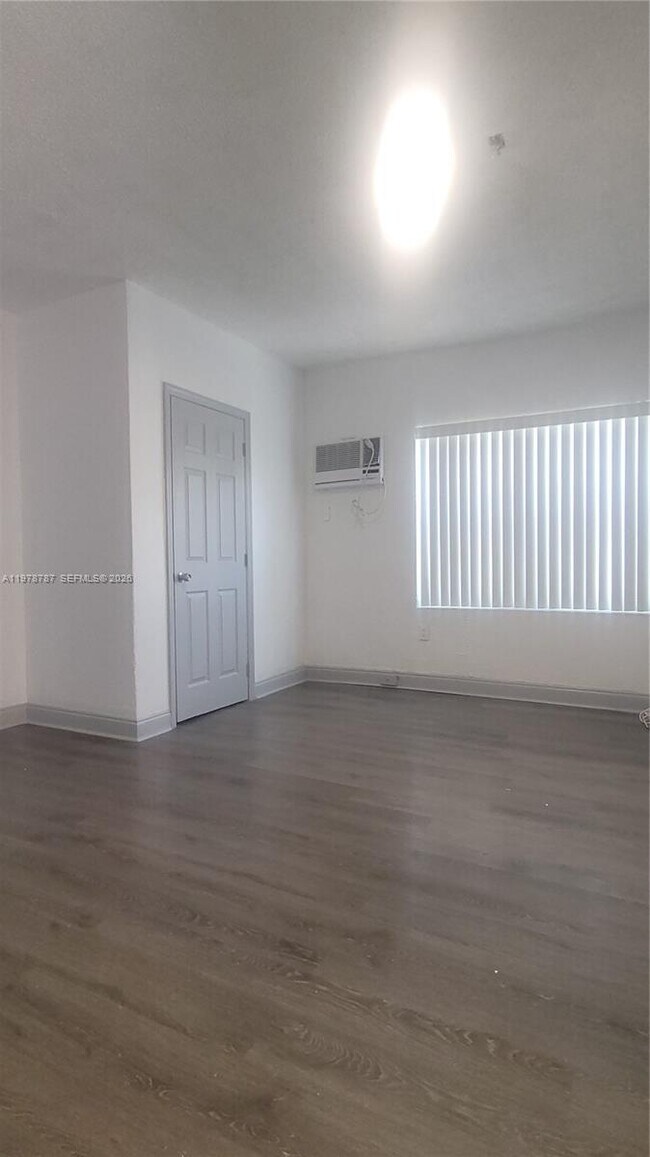 Foto del edificio - 1322 SW 7th St