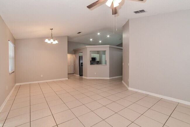 Building Photo - 16512 Golden Eagle Blvd