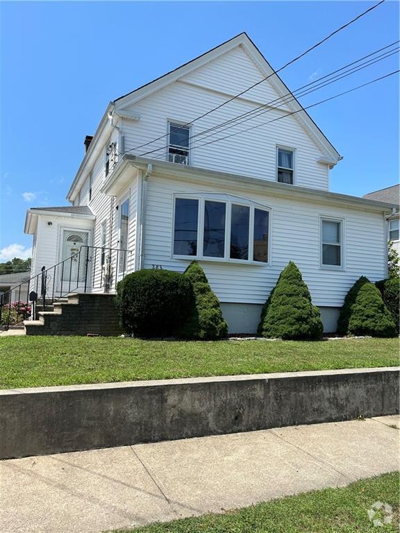 Building Photo - 283 Magnolia St