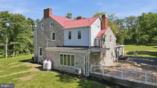 Foto del edificio - 8805 Reichard Rd