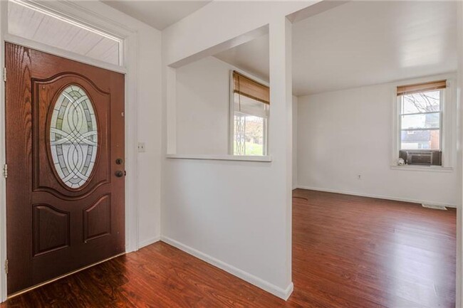 Building Photo - Available NOW 2 Bedroom and 3 Bedroom in T...