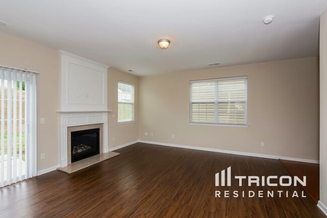 Foto del edificio - 915 Old Forester Ln