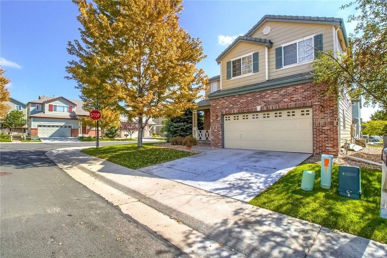 Primary Photo - Charming 3 Bed/3 Bath Home in Thornton - G...