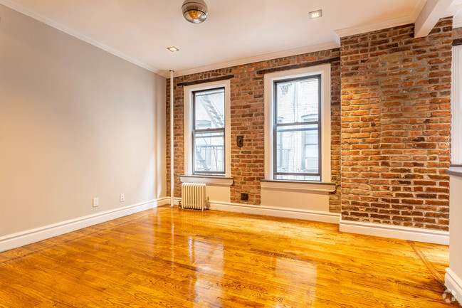 Living Area 1br - 410 E 13th St