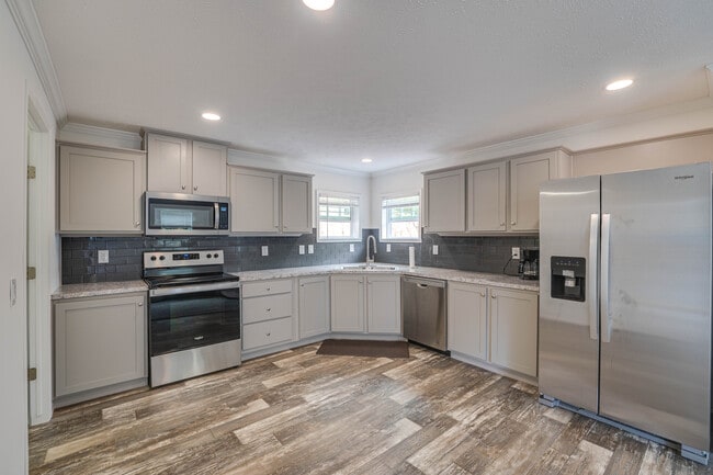 Foto del edificio - 1480 Gulley River Rd