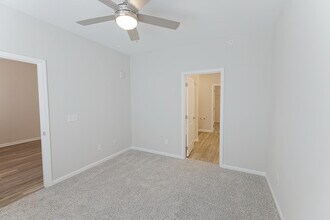 Building Photo - Parkway at 31 Apartments