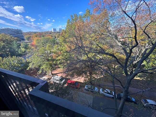 Building Photo - 1001 26th St NW