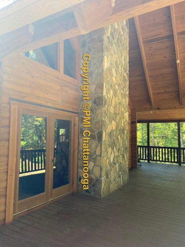 Foto del edificio - Exquisite Log Cabin Home on Large Private Lot