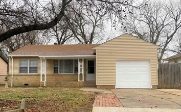 Building Photo - 1606 N Meadowbrook Dr