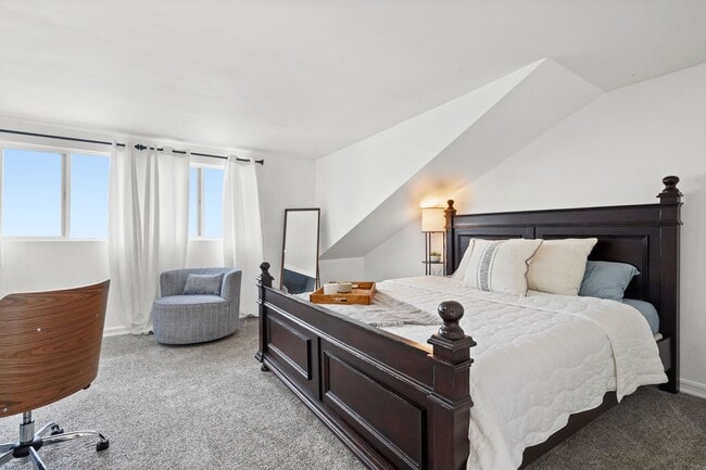 Building Photo - 309 Ocean Dr