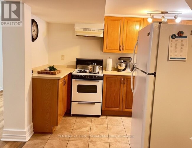 Building Photo - 111 Lincoln Pl