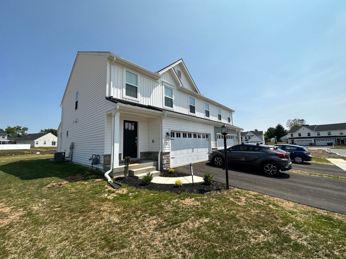 27 Shillington Ln, Carlisle, PA 17013 House Rental in Carlisle, PA